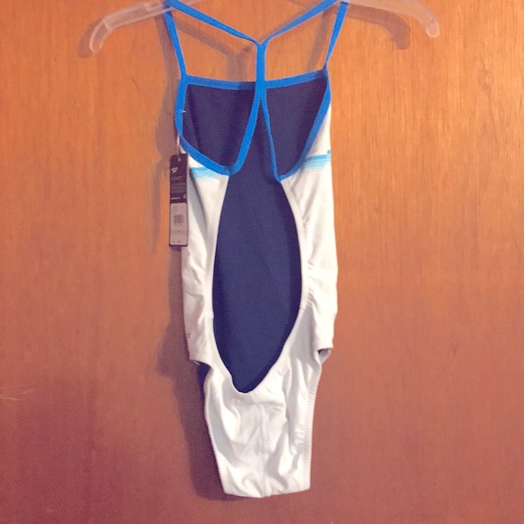 Nwt Woman’s Swimsuit - Picture 2 of 7
